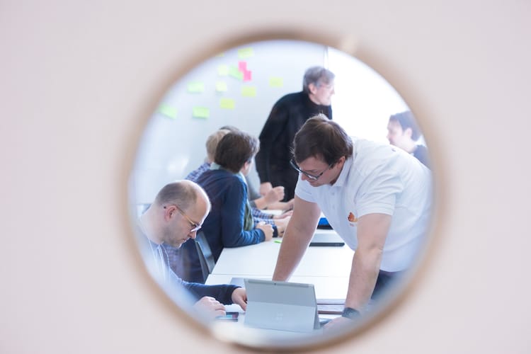 Wo stehen wir auf dem Weg zum digitalgestützten Unterricht? Ein Wegweiser für Schulen