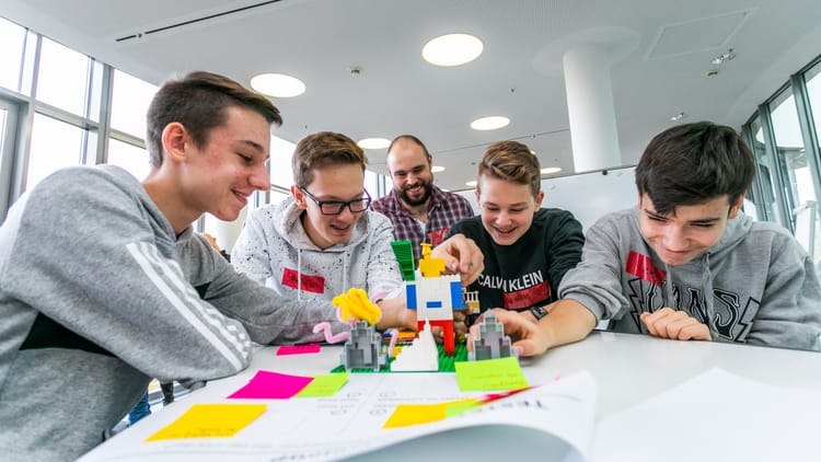 Umgedrehte Klassenräume und Legosteine