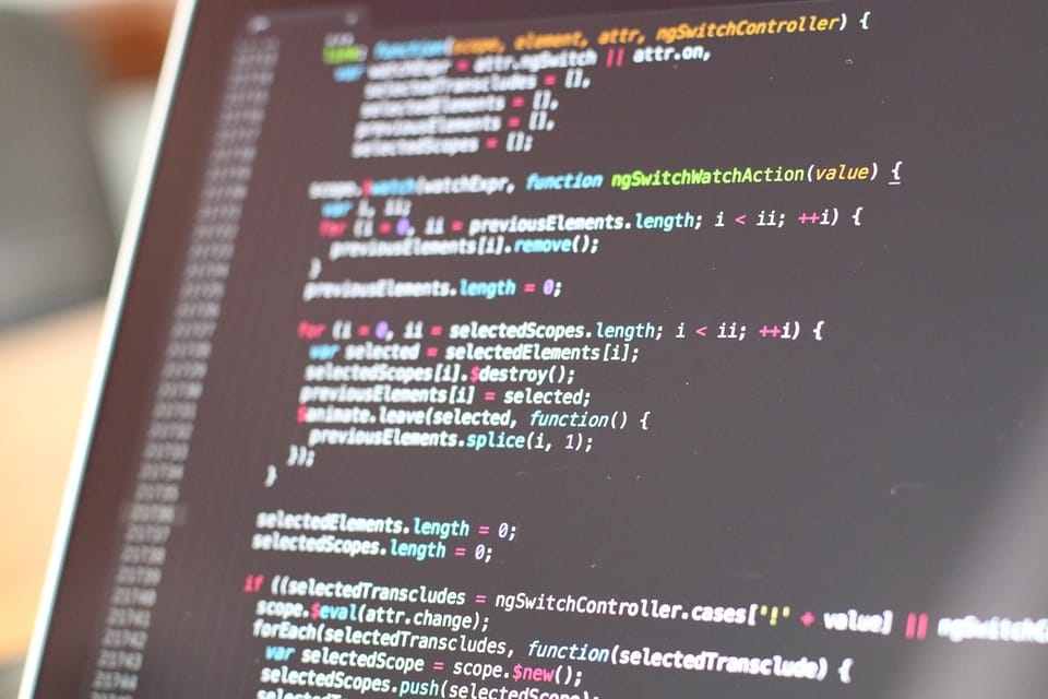 Schülerpraktikant offenbart sich als Programmiertalent